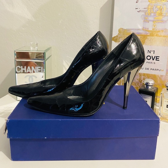 Stuart Weitzman Black Patent Leather croc pumps - Picture 4 of 6